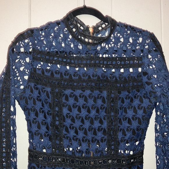 Detailed Black and cobalt blue macrame lace tiered mini dress - Picture 2 of 10